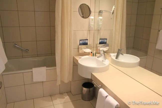 粗眉仔, 旅遊, Travel, 渡假, 觀光, sightseeing, 歐洲, 冰島, 北極, 瀑布, 熔岩, 冰山, Europe, Iceland, Golden Circle, 火山, volcano, Reykjavik, Akureyri, lake Myvatn, glacier, 冰川